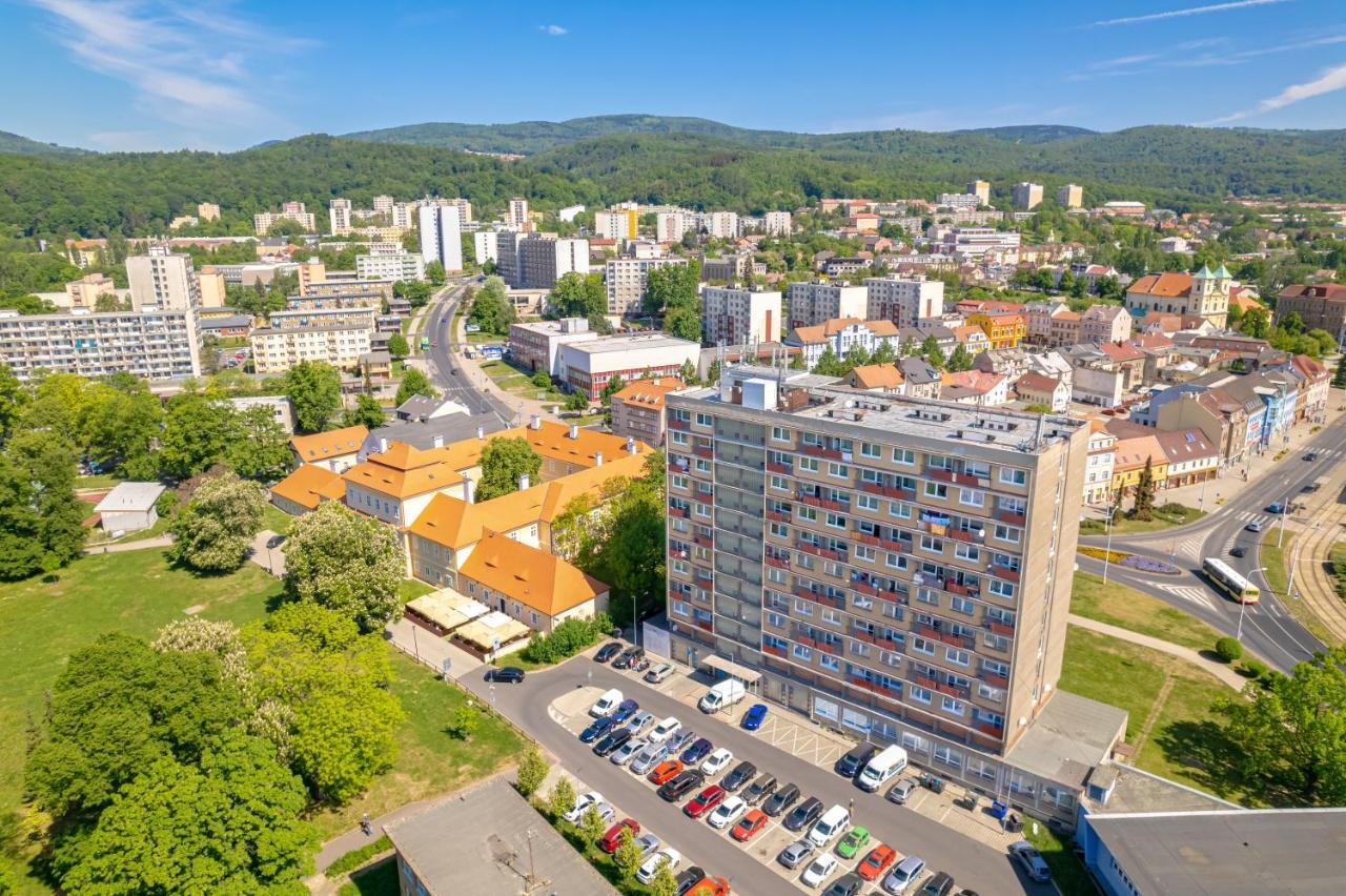 Apartmany A Studia Zamecky Park Litvínov Екстериор снимка